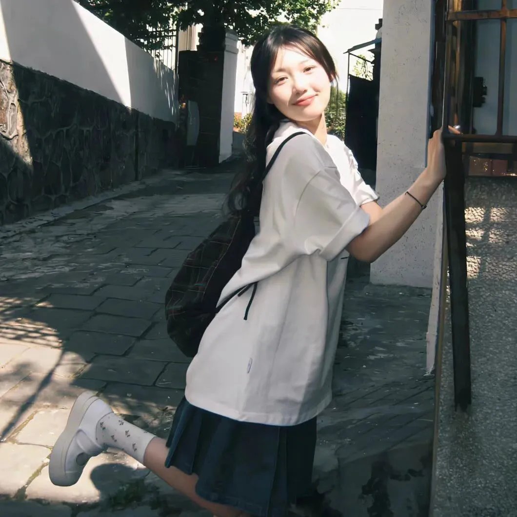 呢个校园选乜鬼